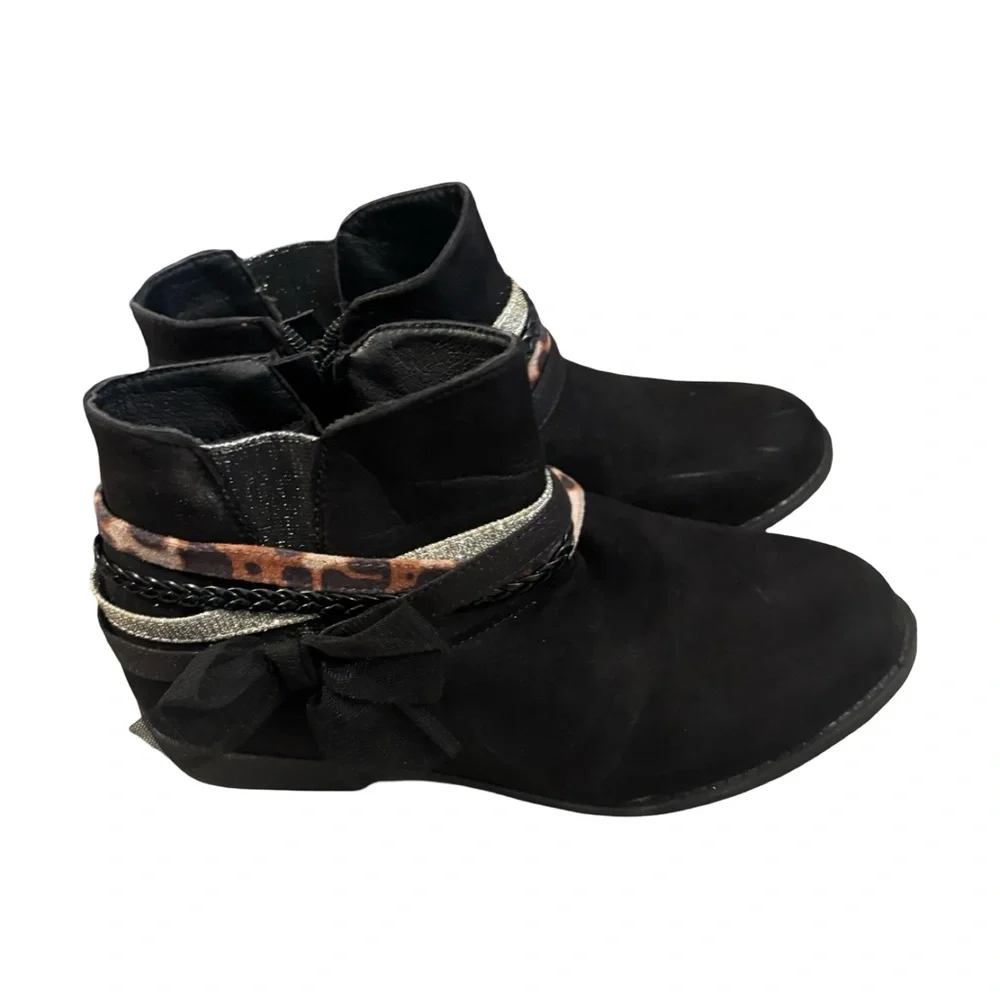 Annie Black Suede-Look Girls' Ankle Boots with Bow and Accent Straps Size 5